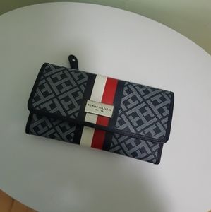 Tommy Hilfiger wallet